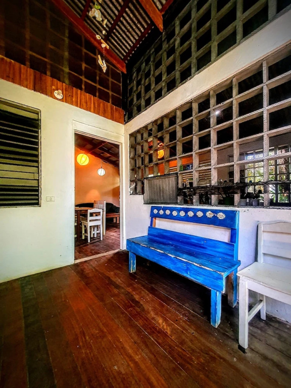 Arana House