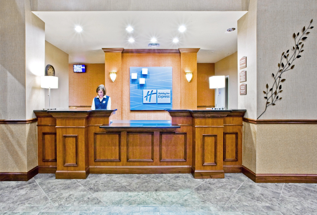 Lobby & Reception