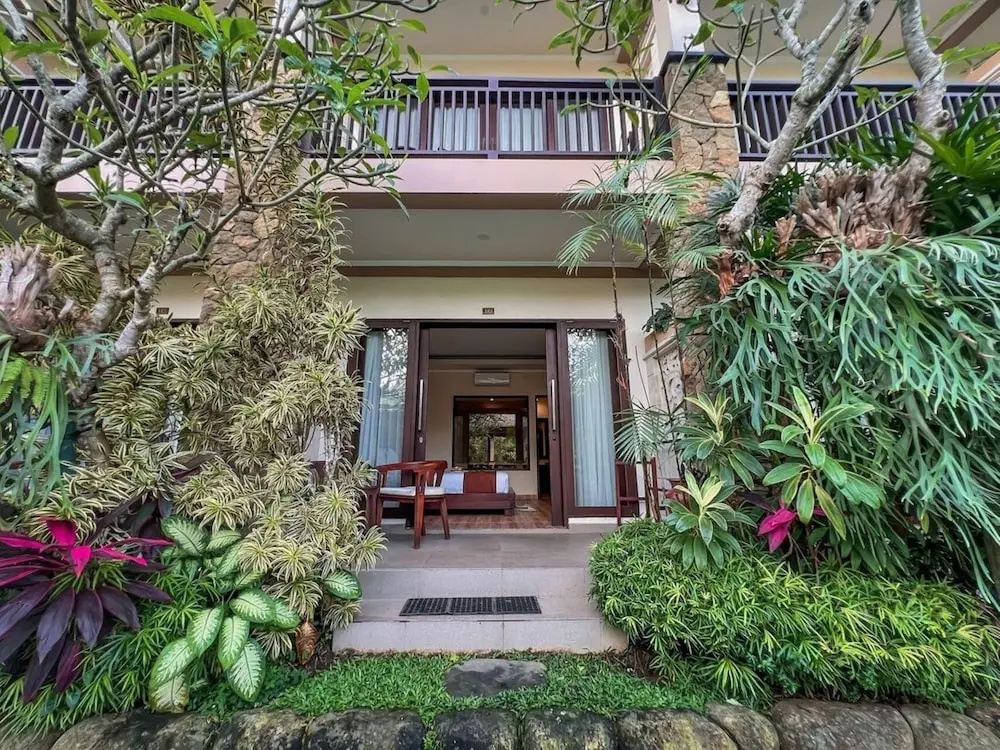 Double Suite with balcony and with pool view (twin beds)