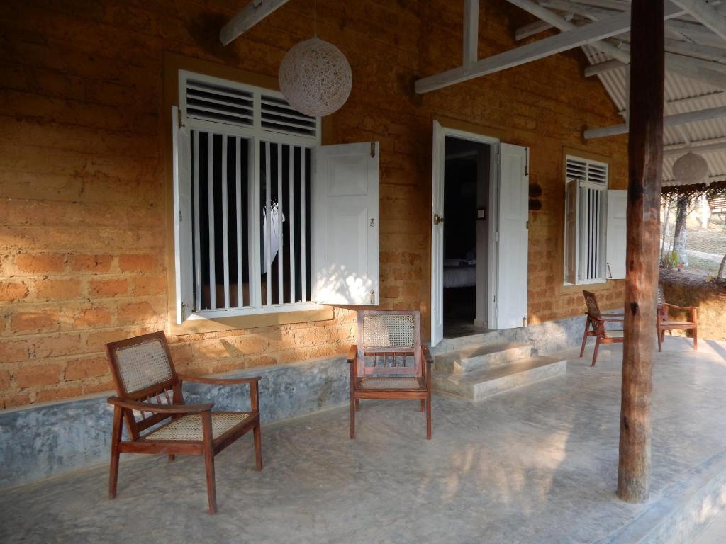 Kadolana Eco Village