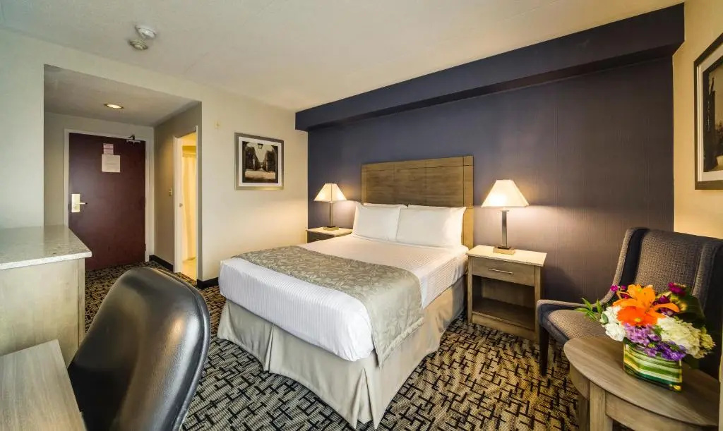 Monte Carlo Inn Oakville Suites - Chambres
