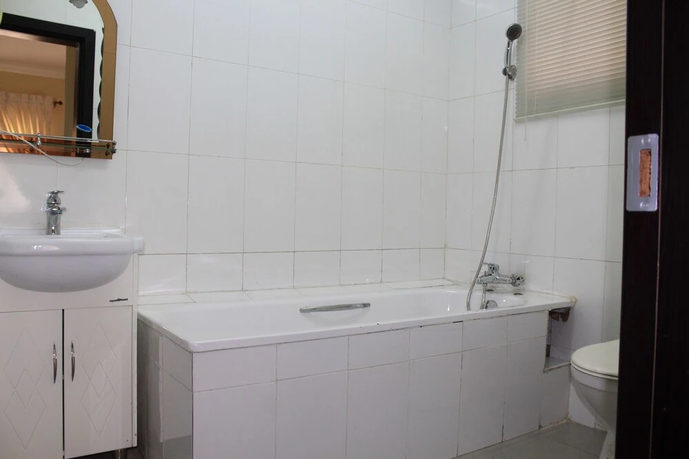 The Habitat Suites International Limited - Général