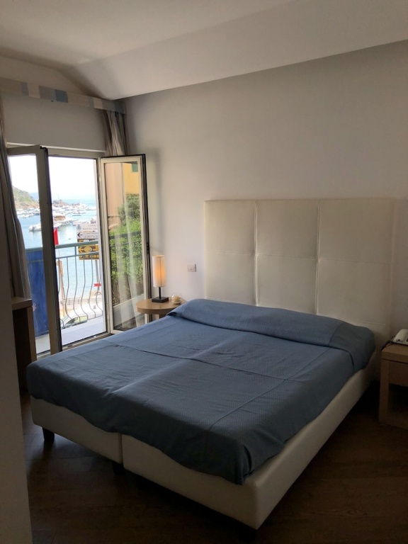Bi Hotel — 5