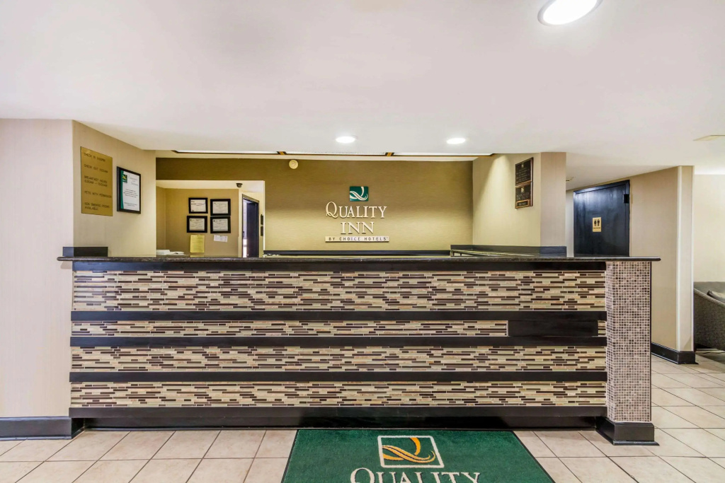 Lobby & Reception