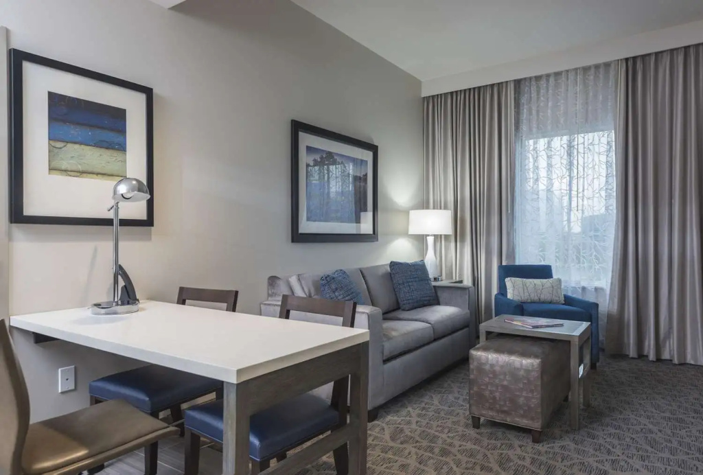 Embassy Suites by Hilton The Woodlands at Hughes Landing - Chambres