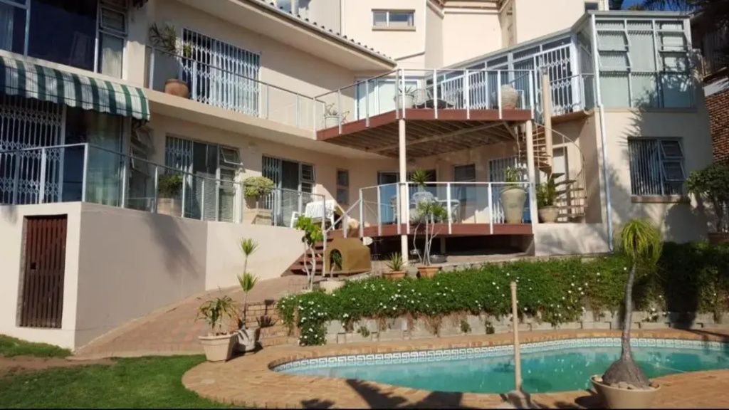 Blue Water Bay Holiday House