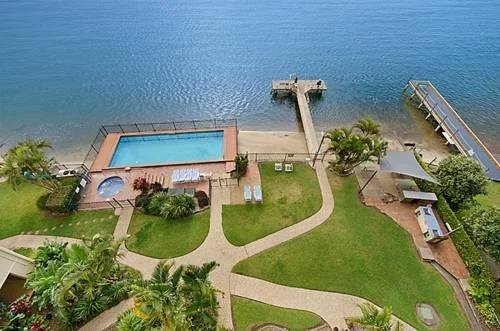 Beach & Waterfront