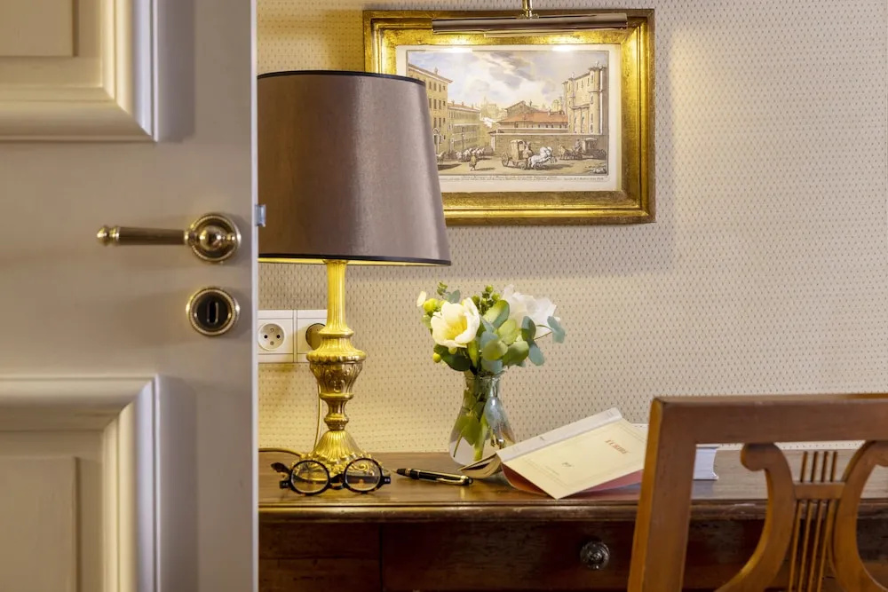 Classic Double room (full double bed)