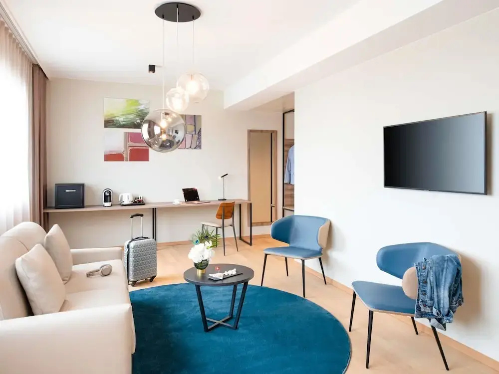 Mercure Geneva Airport Room Type - Superior Suite