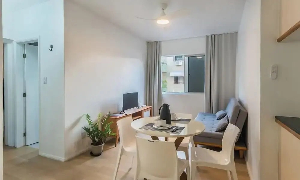 Apt 1 Bedroom in Salvador Ian0104