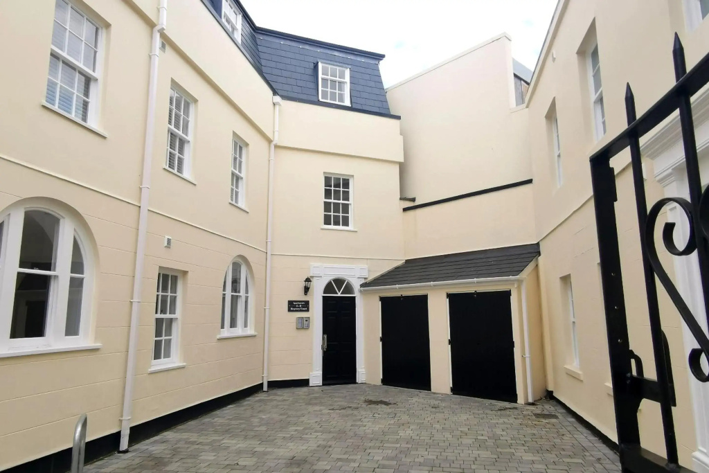 Regency Court