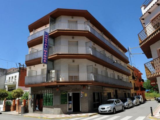 Hotel Los Maños image