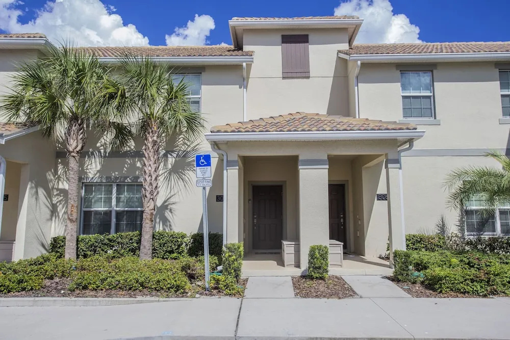 Four Bedroom Storey Lake Resort Close to Disney w Pool 3063