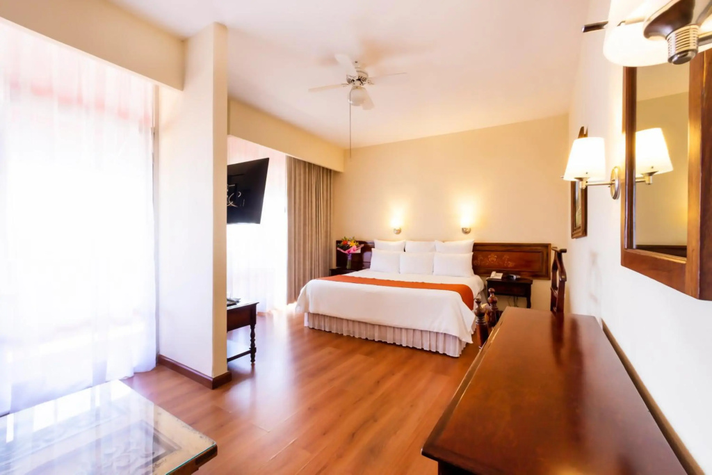 Hotel Plaza Uruapan - фото 4