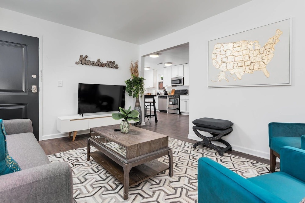 10 BRs Comprised of 2 5BR Suites by Domio