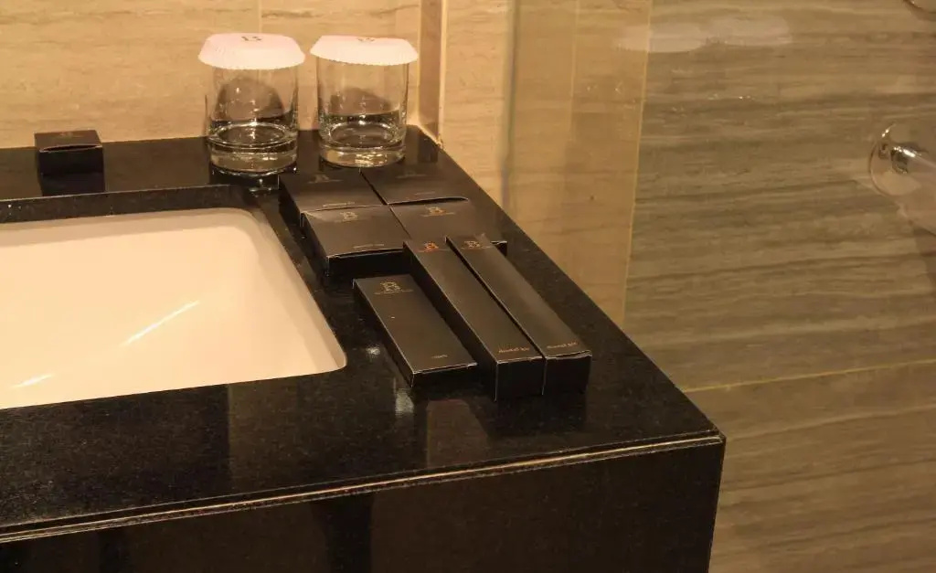 Nemuru Grand Bellevue Radio Dalam — 3