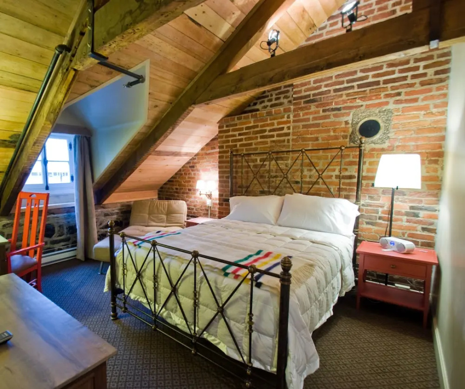 Superior Double Attic room (full double bed)