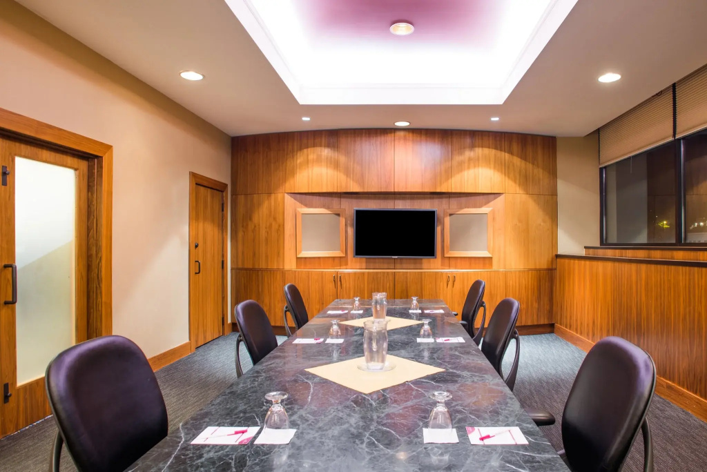 Holiday Inn & Suites Pittsfield-Berkshires by IHG - Général