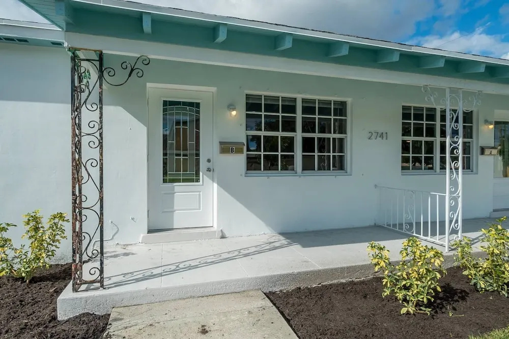 Ocean Oasis Apt B, Downtown, Beach, Dog Friendly, Shops