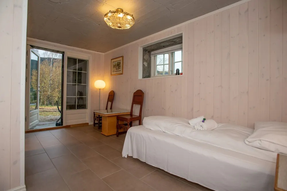 Economy room