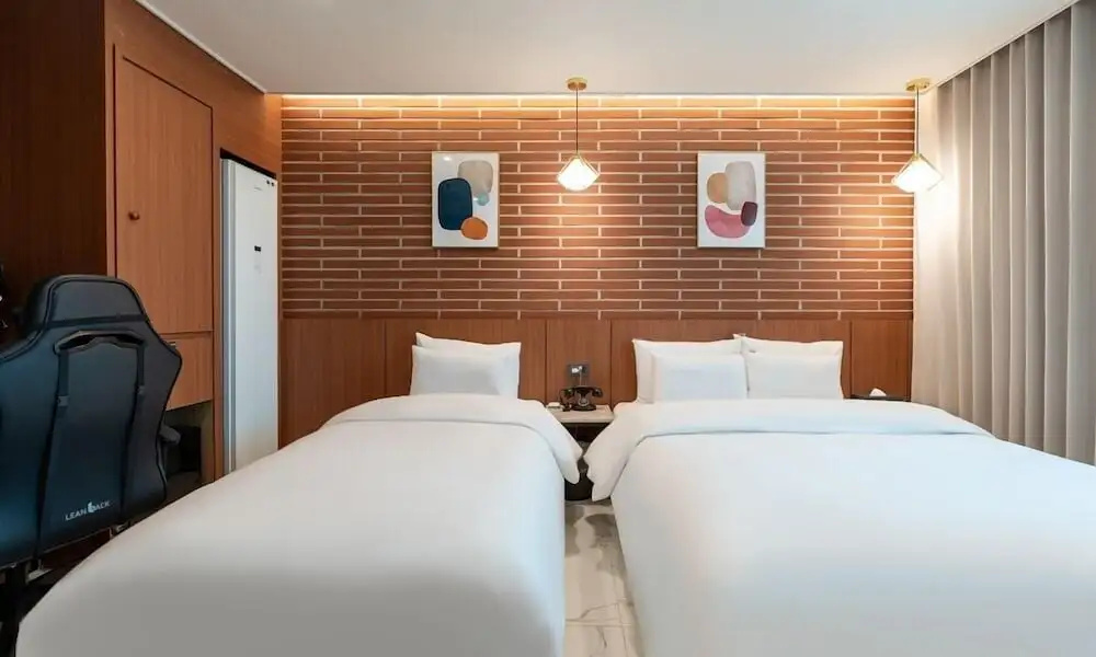 Double Suite (twin beds)