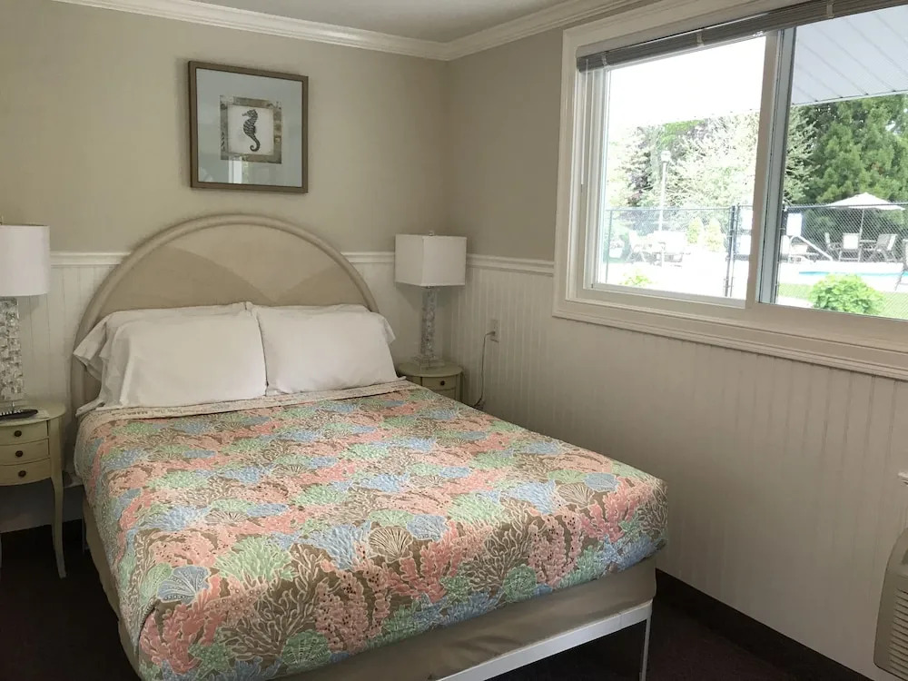 Falmouth Heights Motor Lodge by null