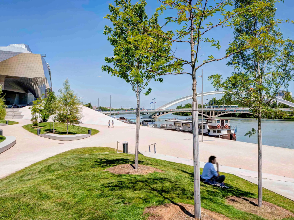 Beach & Waterfront