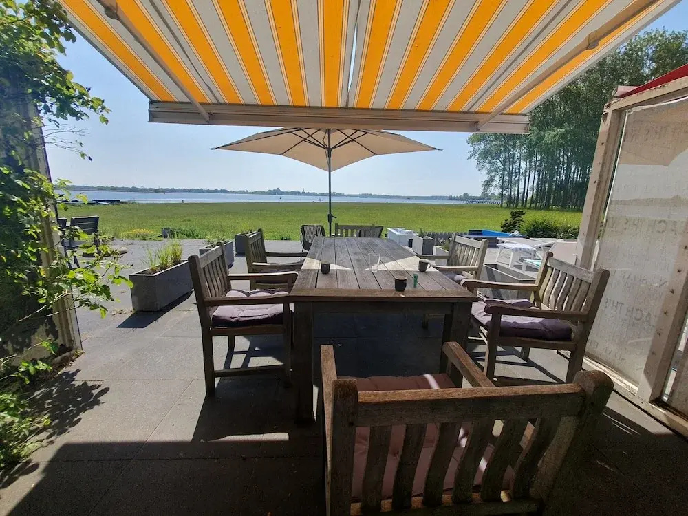 Cosy Holiday Home on Lake Veere