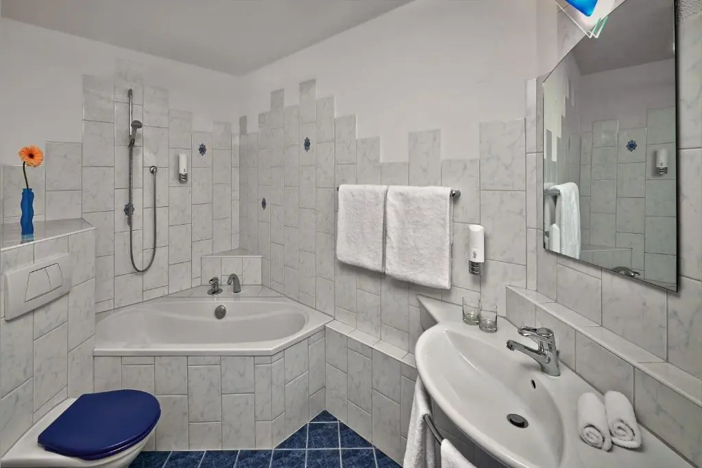 Superior Double room (full double bed)