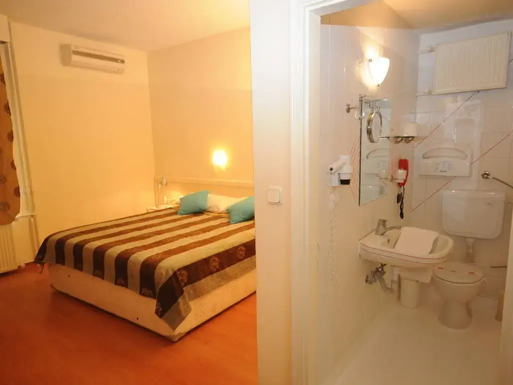 Hotel photo 8