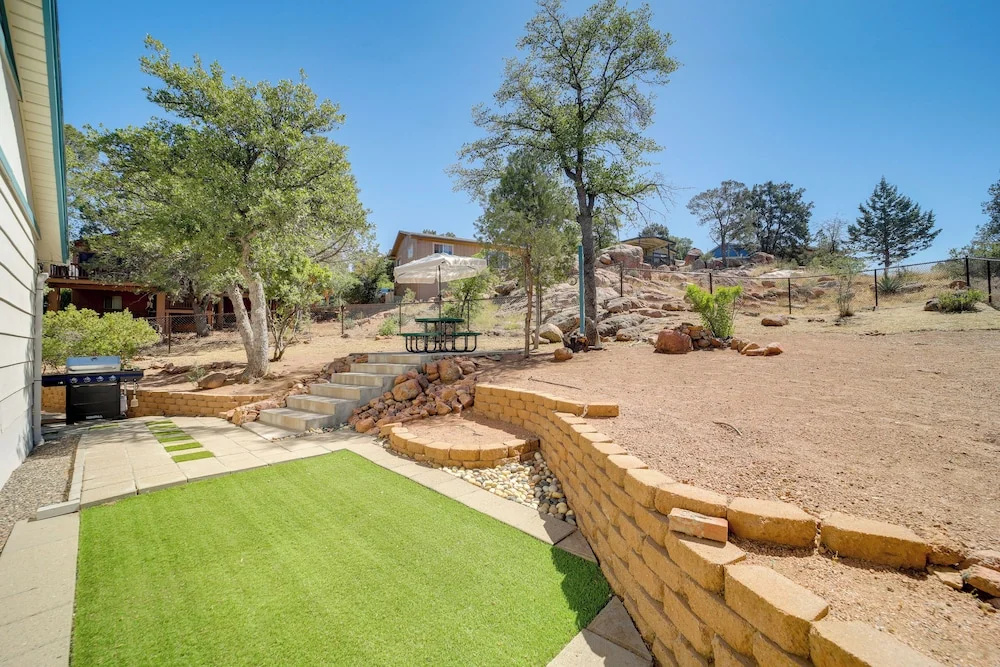 Central Payson Outdoor Retreat w/ Private Backyard
