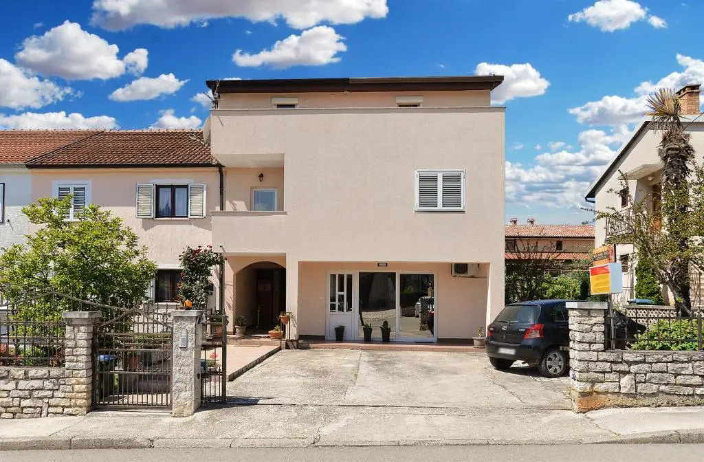 Apartments Milka 2074