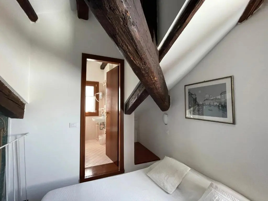 Superior Double room (full double bed)