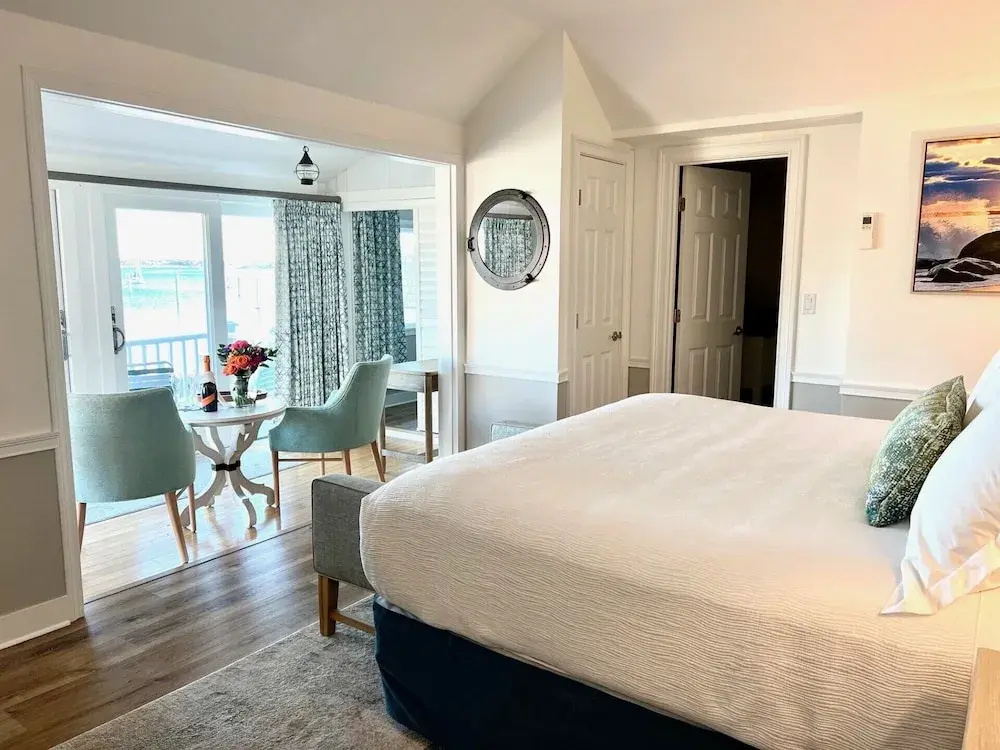 1 Bedroom Suite with harbour view