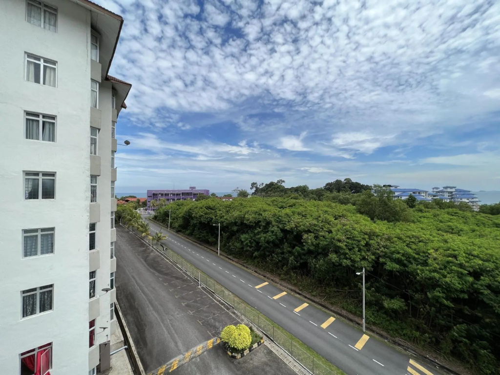 Ocean View Studio Unit at Homey Homes