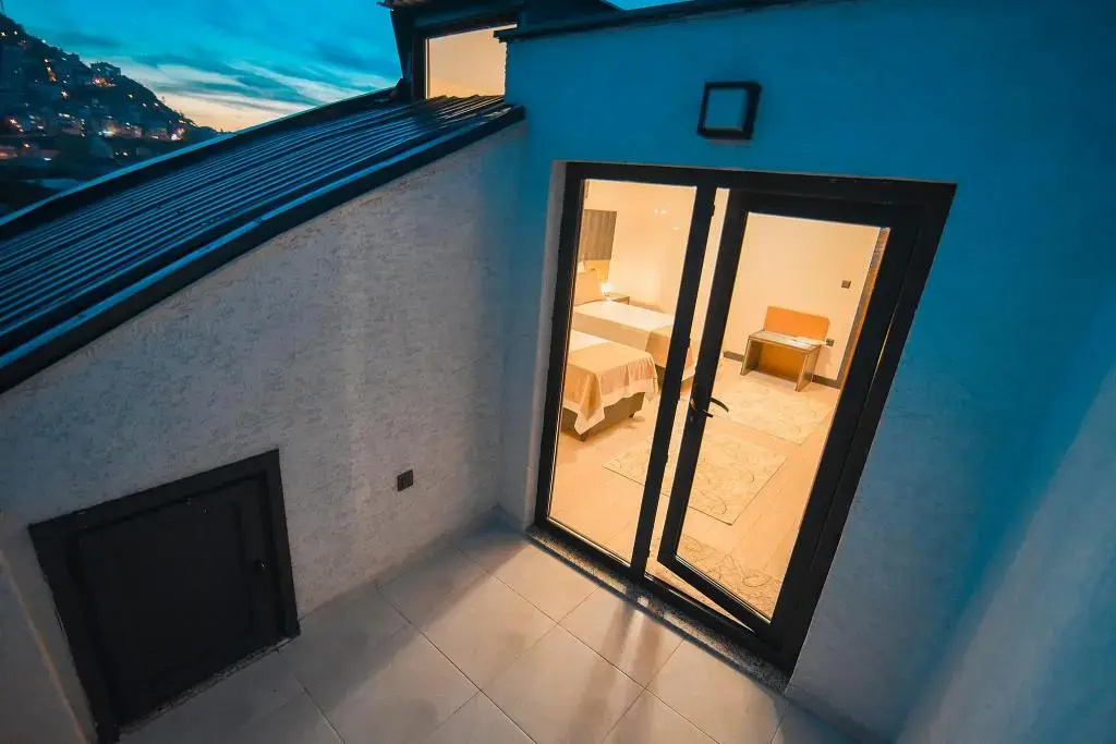 Balcony & Terrace