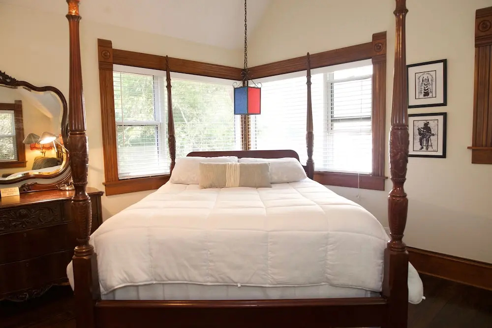 Luxury Double room (full double bed)