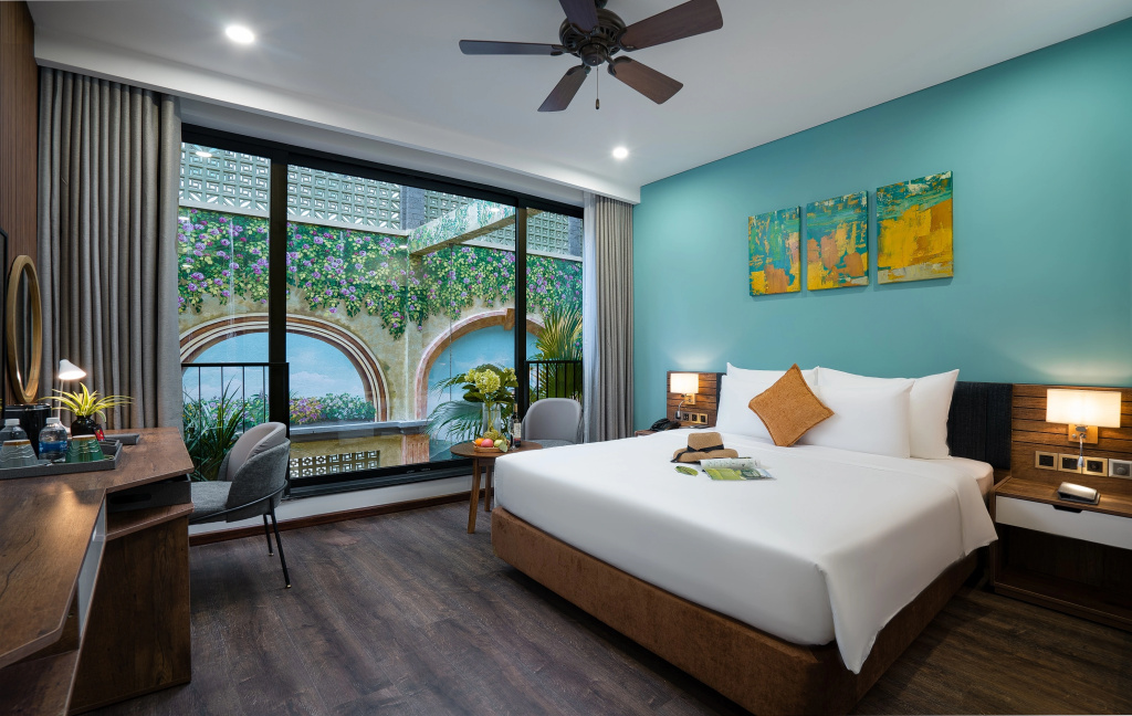 Deluxe Double room with pool view (full double bed)