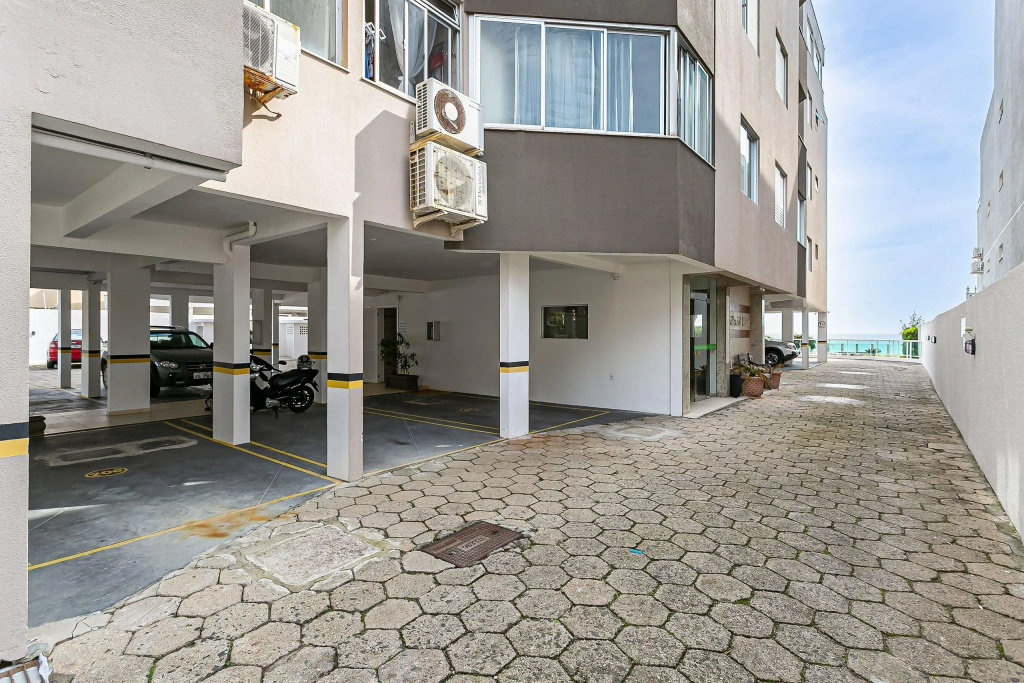 Apto em Condominio pe na Areia, c/ Piscina Mhr308