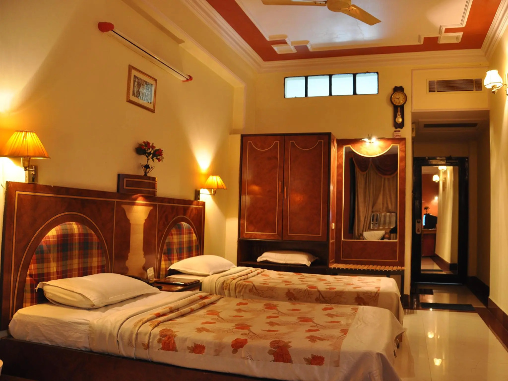 Hotel Rishi Regency - Chambres