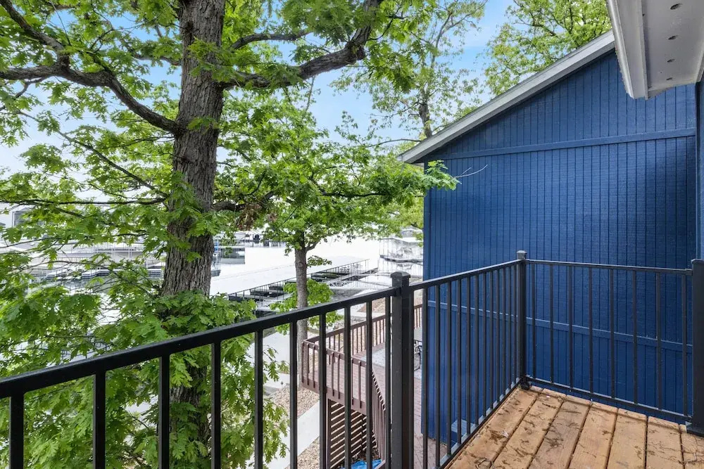 Our Cove Retreat - Perfect for Wave-free Swimming, Tanning & Prime Location Fun!
