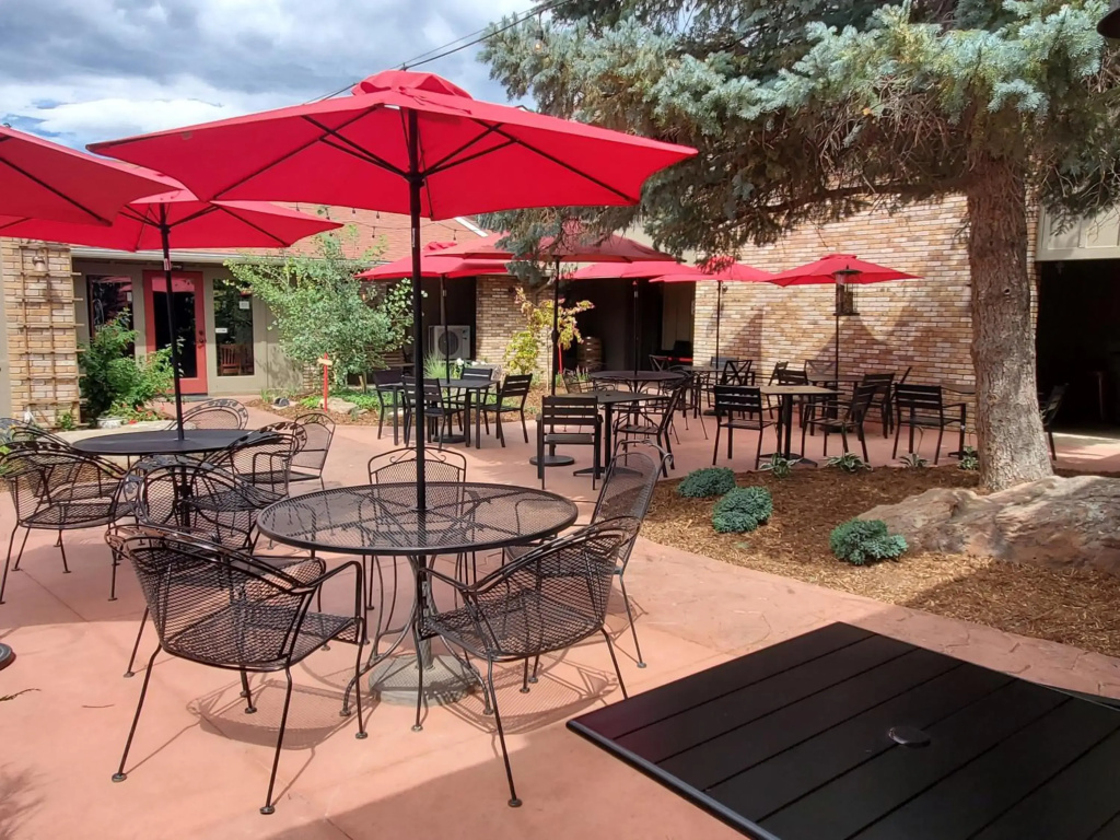 Hilltop Inn & Suites - Général