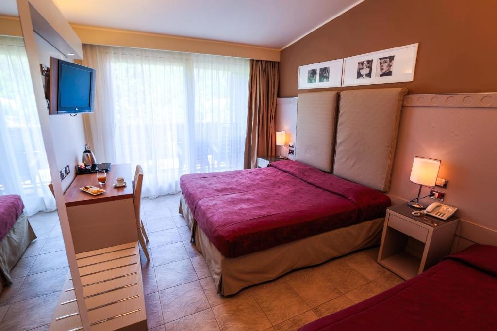 Superior Double room (full double bed) — room photo 1