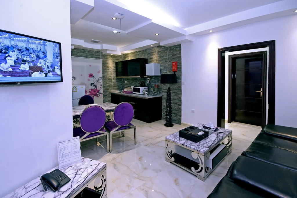 2 Bedrooms Apartment