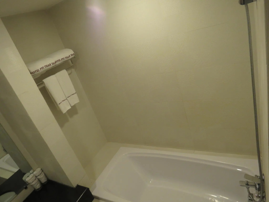 Elegant Hotel Pyi Thar Yar - Chambres