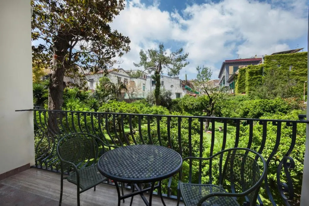 Standard Double room with balcony and with garden view (full double bed)
