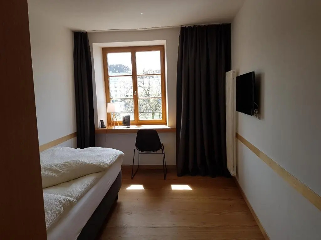 Standard Single room with river view
