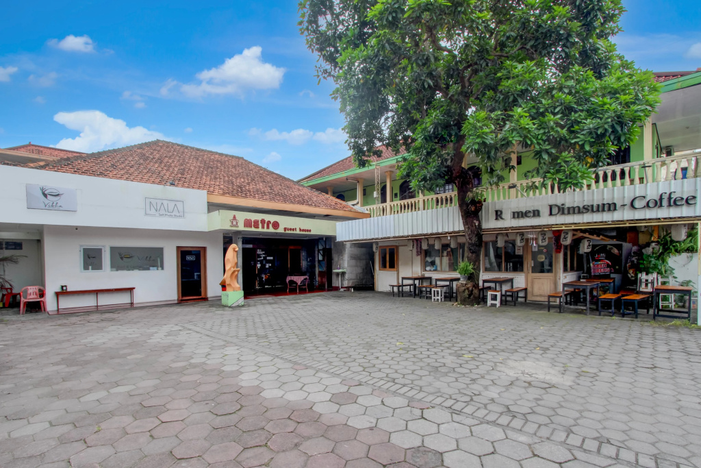 OYO 95140 Metro Guest House in Yogyakarta