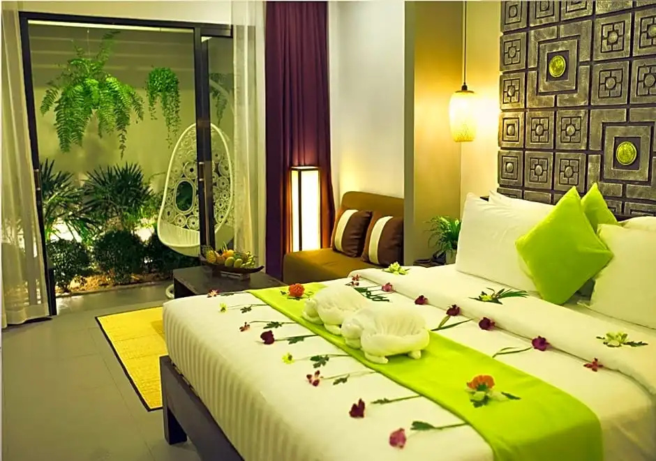 Deluxe Double room with garden view (full double bed)