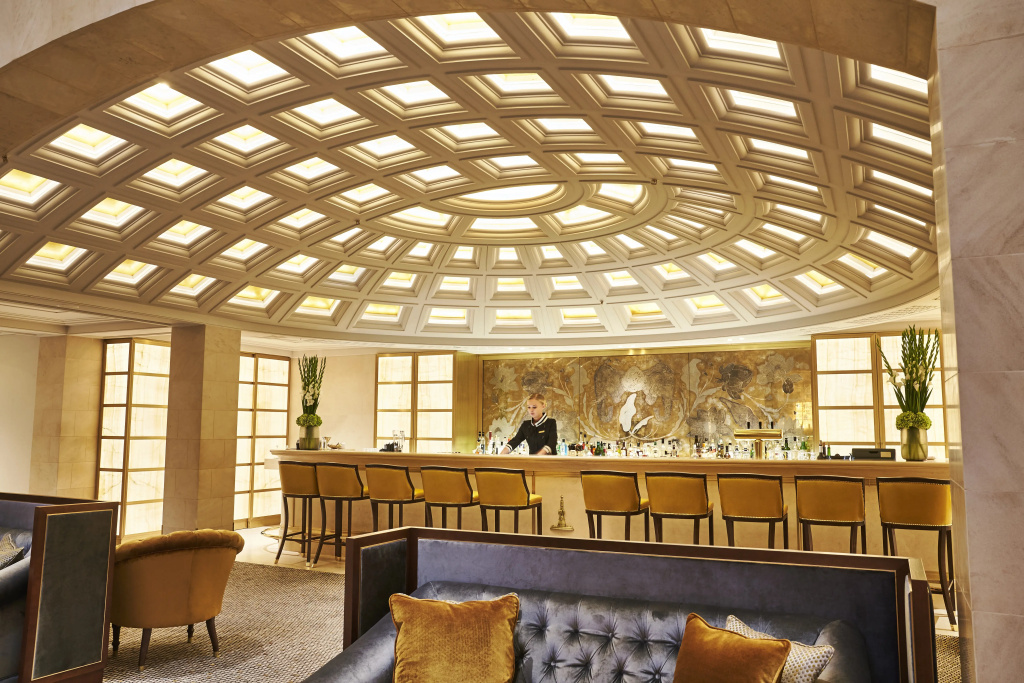 Lobby & Reception